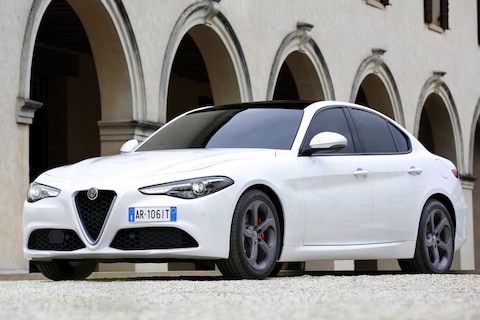 Alfa Romeo Giulia 2.0T Super