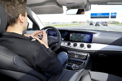 Mercedes-Benz E 220 D