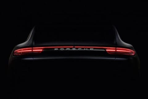 Porsche Panamera laat glimp van achterkant zien