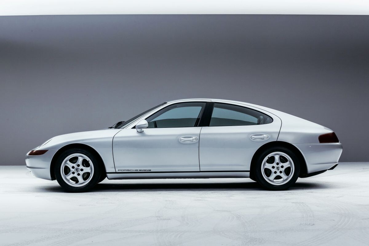 Porsche 989