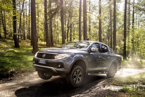 Fiat hangt prijskaartjes aan Fullback