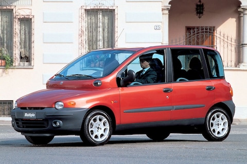 De 7 ... vreemdste auto's van de 90's