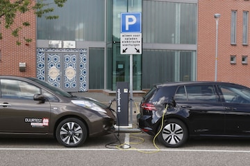 Nissan Leaf 30 kWh - Volkswagen E-Golf