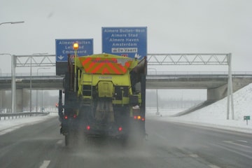 sneeuw winter strooiwagen gladheid