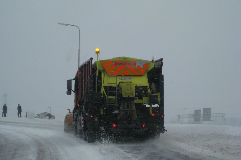 sneeuw winter strooiwagen gladheid ongeval