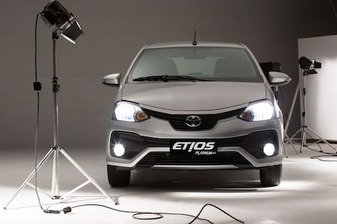 Over de grens: Toyota Etios met knoppenbrij