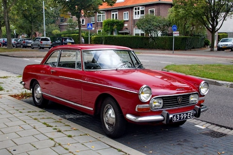 In het Wild: Peugeot 404 Coupé