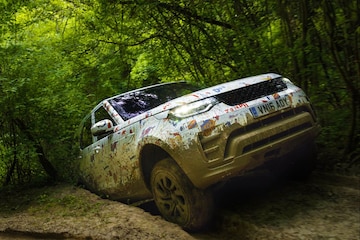 Land Rover Discovery teaser