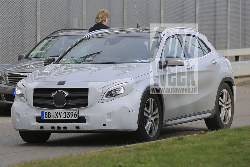 Facelift Mercedes GLA-klasse spyshots