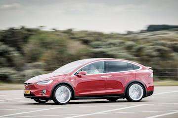 Tesla Model X P90D