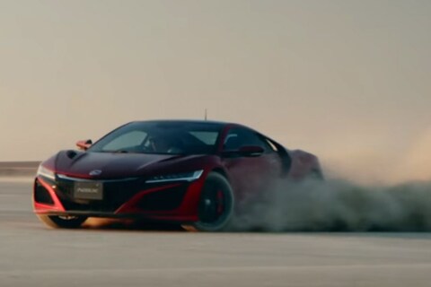 Nazcalijnen tekenen met een Acura NSX