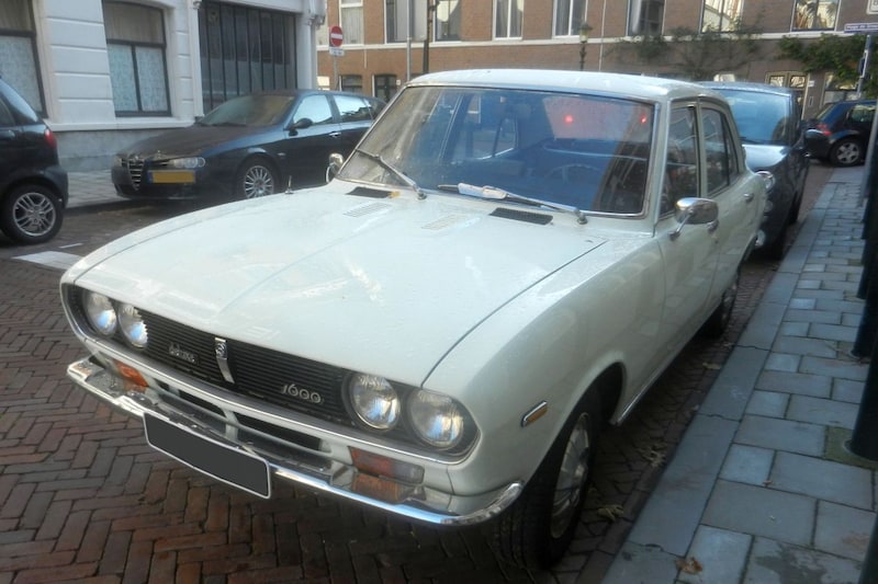 Mazda 616 In het Wild