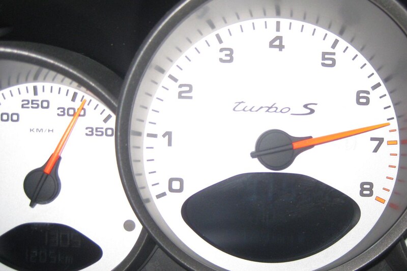 Flatout Porsche 911 Turbo S