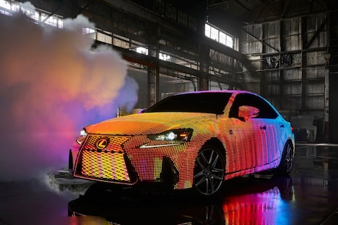 Lexus IS met 41.999 ledjes