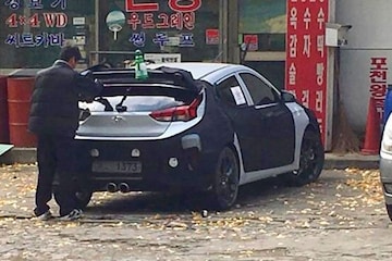 Hyundai Veloster gesnapt