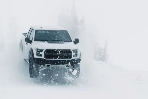 Ken Block, sneeuw en een Ford F-150 Raptor