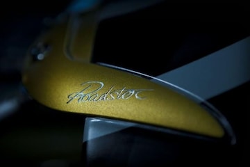 Pagani teaser Huayra Roadster