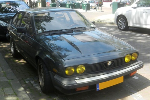 In het wild: Alfa Romeo GTV6 2.5 (1983)