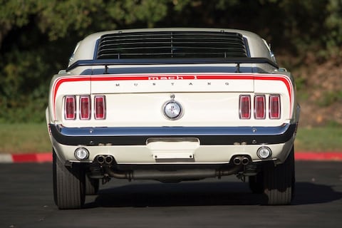 Afgestoft: 'Louvres' voor de achterruit