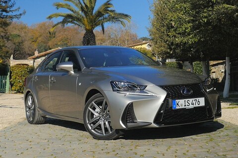 Test: Lexus IS 300h (2017)