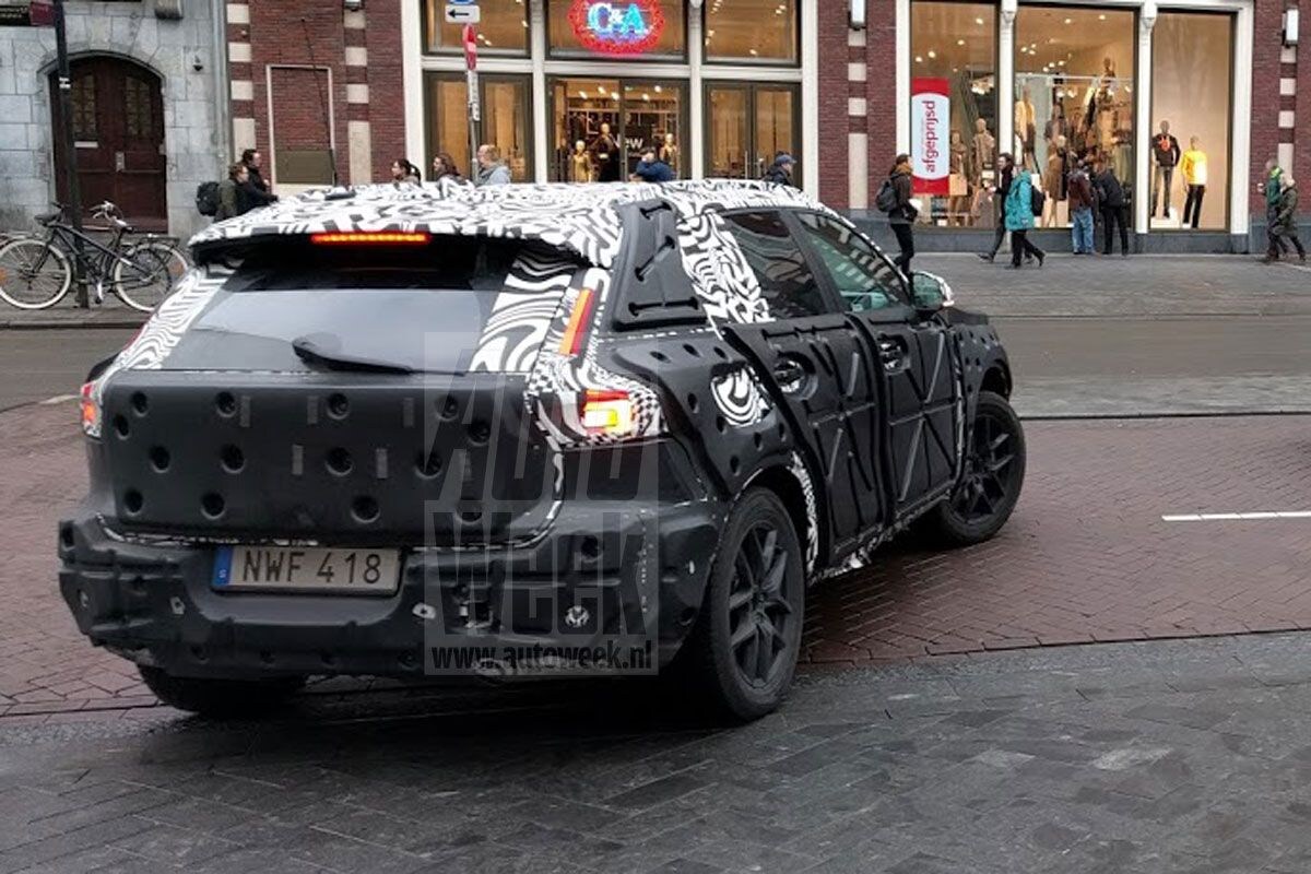 Volvo XC40 spyshots