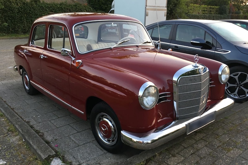 Mercedes-Benz 180B