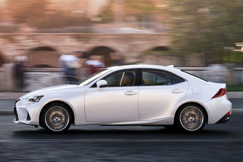 Lexus IS 300h