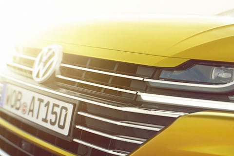 Volkswagen Arteon kijkt om de hoek