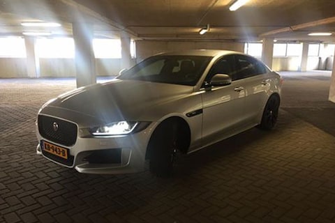 AutoWeek LiveDrive 8 - Jaguar XE