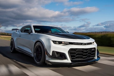 Chevrolet Camaro ZL1 1LE breekt los
