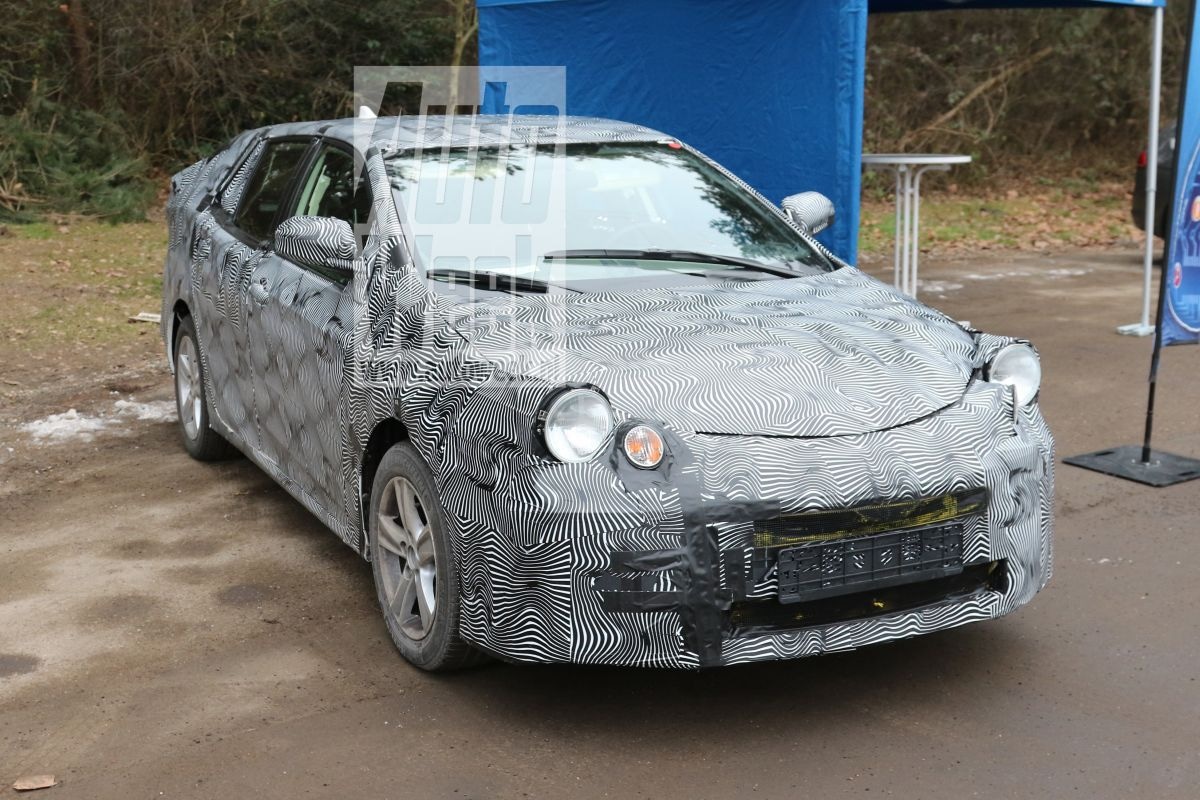 Toyota Avensis spionage