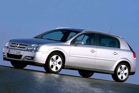 De Opel Signum deed ‘t zelfs nog slechter dan de Vel Satis