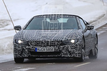 BMW i8 Spyder Spionage