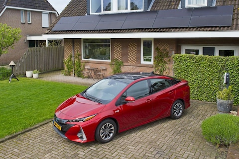 Toyota zet vaart achter elektrificatie