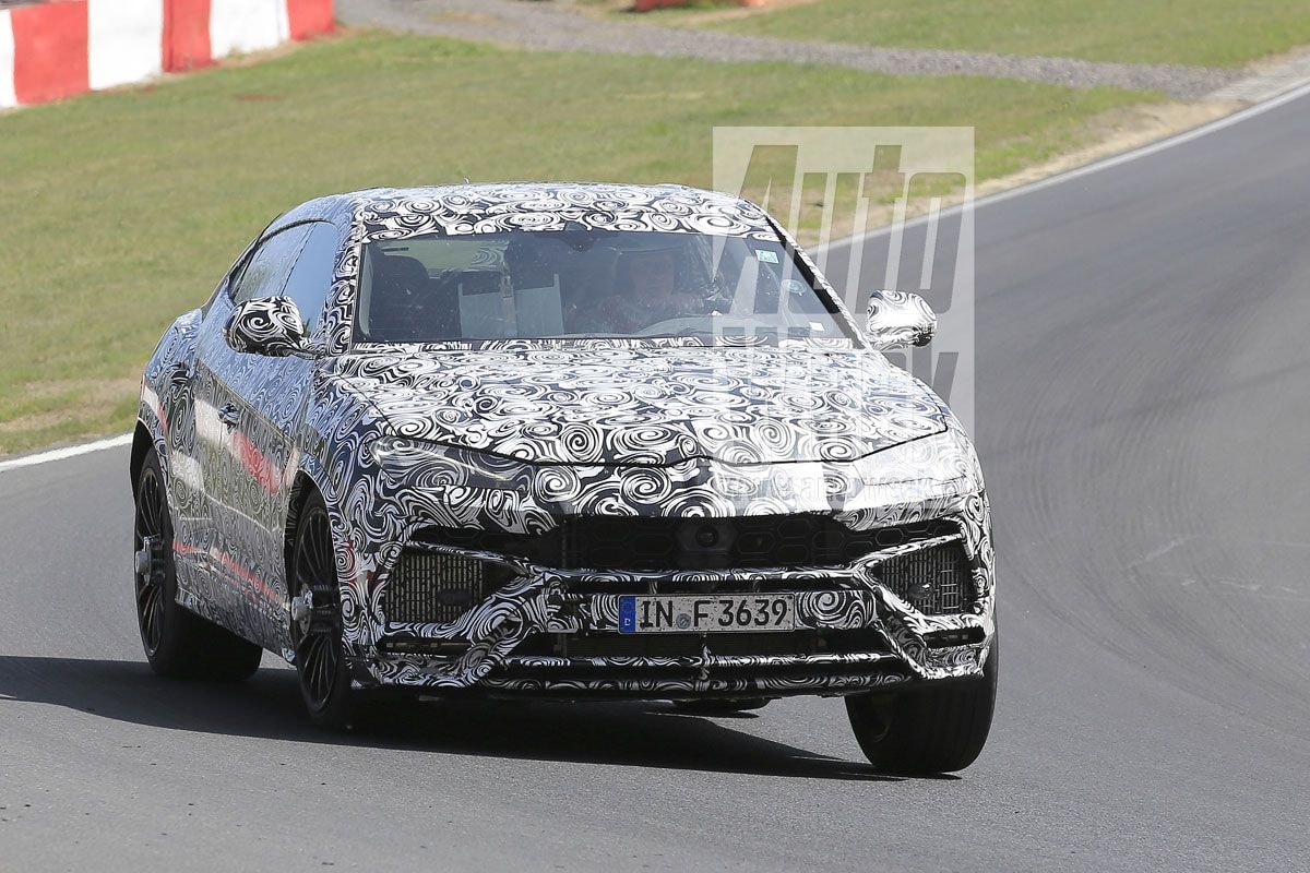 Spyshots Lamborghini Urus