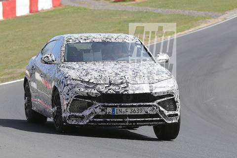 Lamborghini Urus over de 'Ring gejaagd