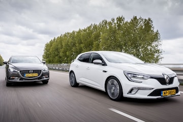 AW 22 Renault Captur en Mazda 3