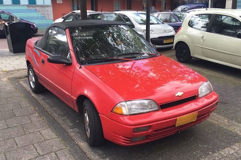 In het wild: Geo Metro Convertible/Chevrolet Swift