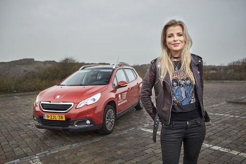 Wat weet zangeres Jennifer Ewbank over auto's? - Quiz