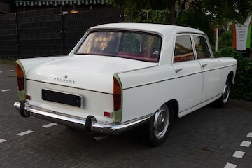 Peugeot 404