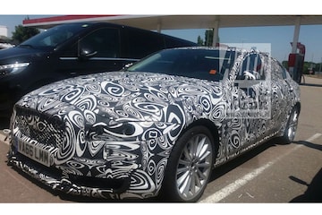 Spyshots Jaguar XE 'LWB'