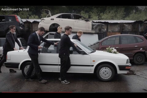 Leidse ondernemer regelt auto-uitvaart