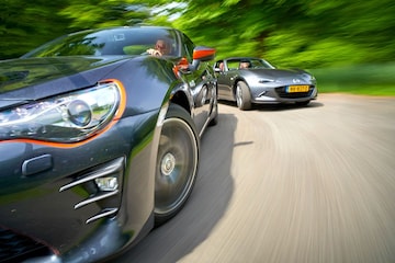 Toyota GT86 vs Mazda MX-5 RF