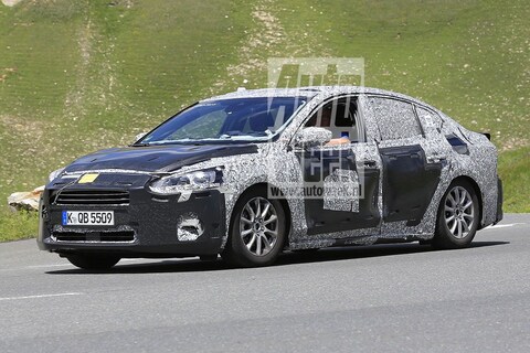 Gesnapt: Ford Focus Sedan