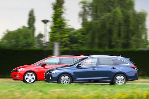 Opel Astra Sports Tourer - Hyundai i30 Wagon