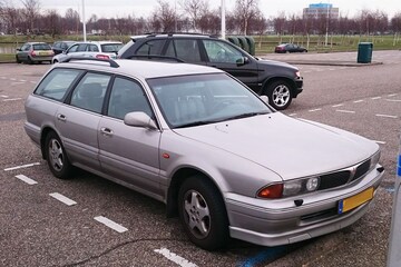 In het wild: Mitsubishi Sigma Wagon 1995