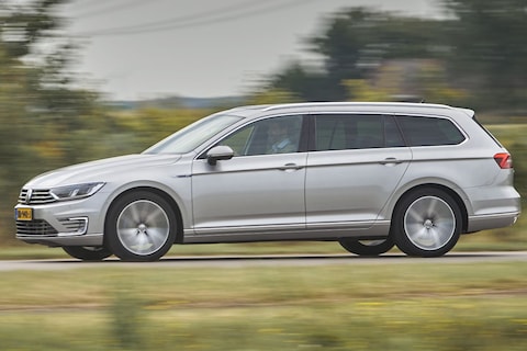 Facelift Volkswagen Passat onderweg