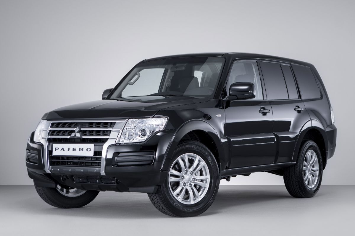 Mitsubishi Pajero LWB grijs kenteken