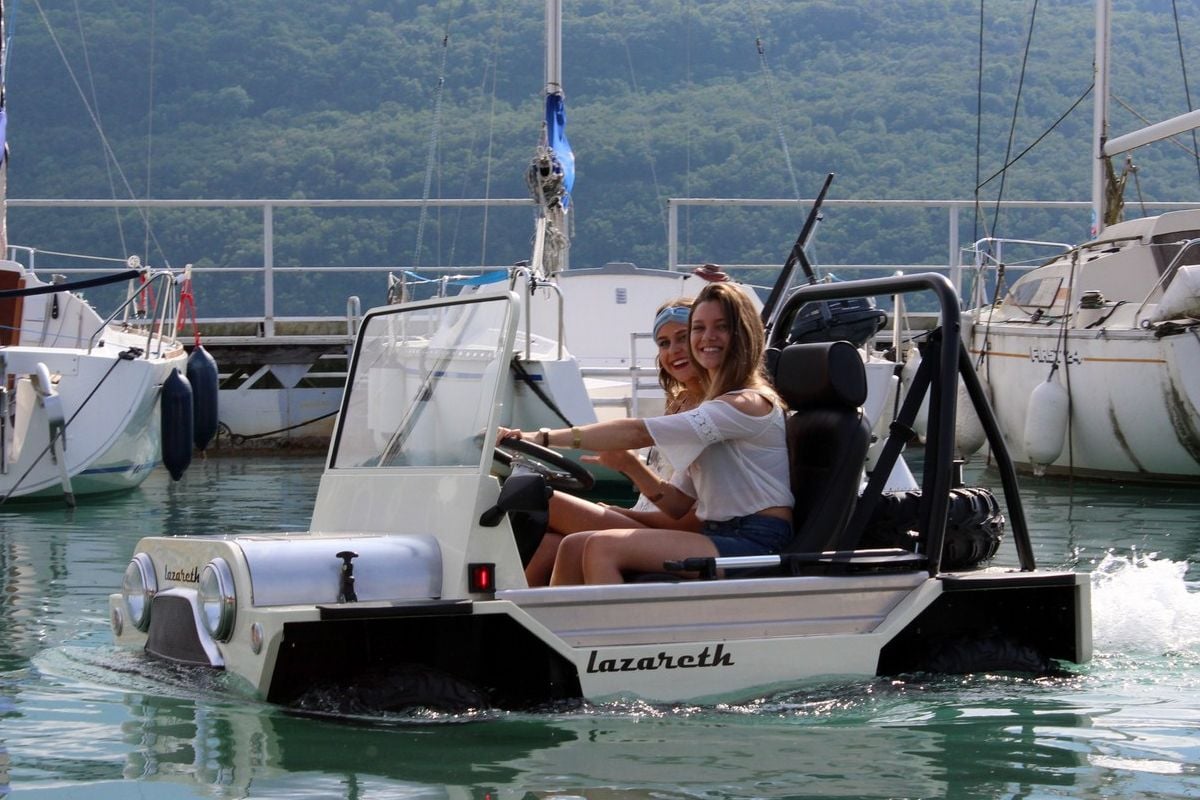 Mini Moke Amphibious Lazareth