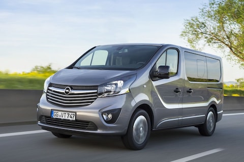 Nieuwe Opel Vivaro in 2019 op de weg